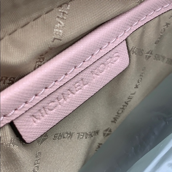 Michael Kors Jet Set Item LG EW CROSSBODY LEATHER - Picture 16 of 16